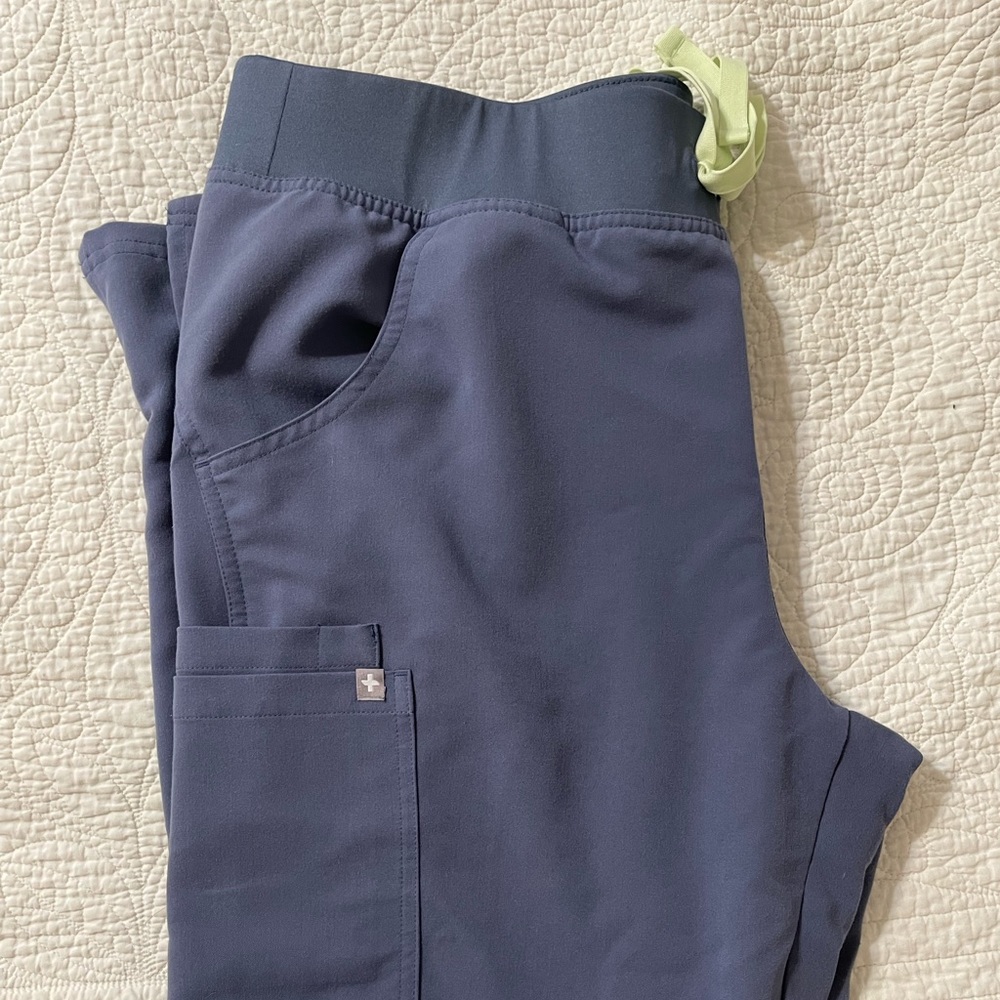 Figs Kade Cargo Space Navy - L